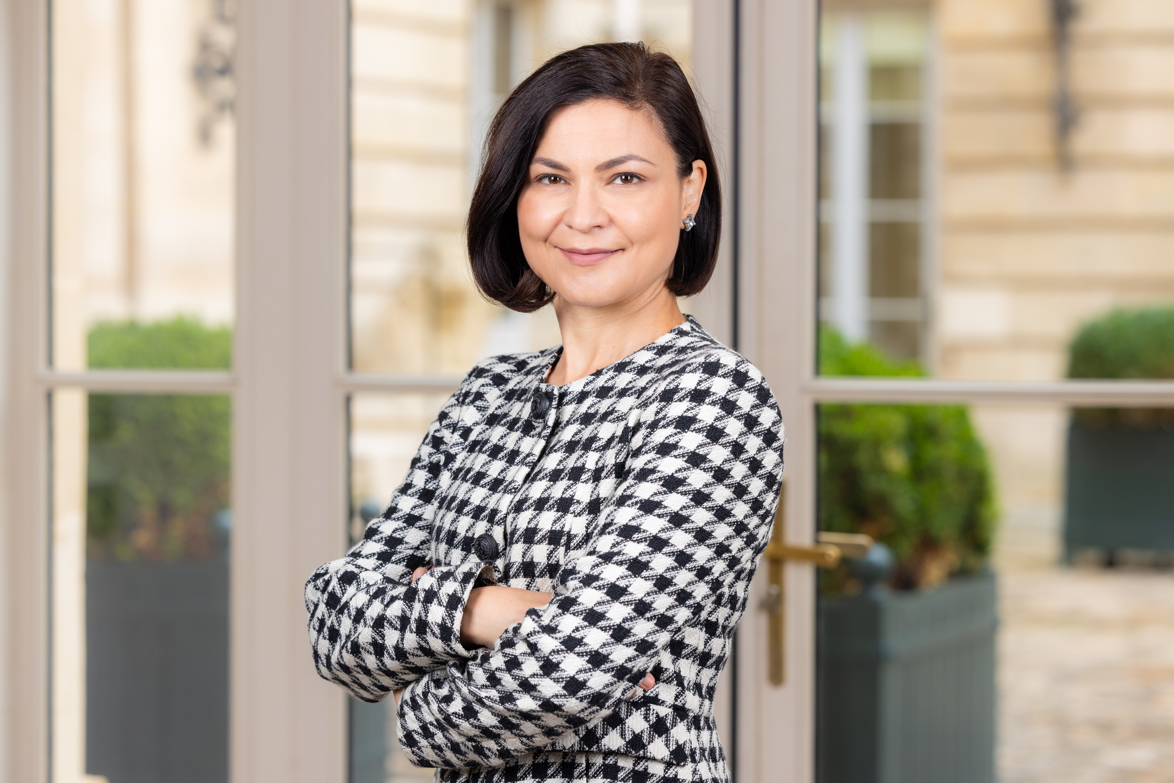 Dr. Ileana Smeureanu